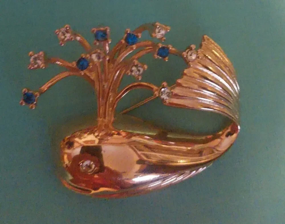 vintage signed Erwin Pearl brooch